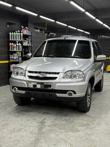Chevrolet Niva-12