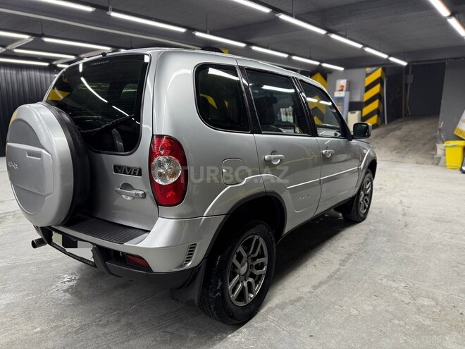 Chevrolet Niva-8