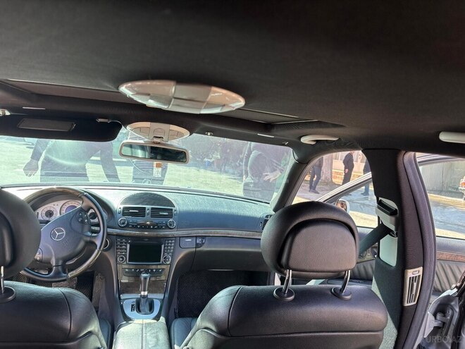 Mercedes E 320 4MATIC-10