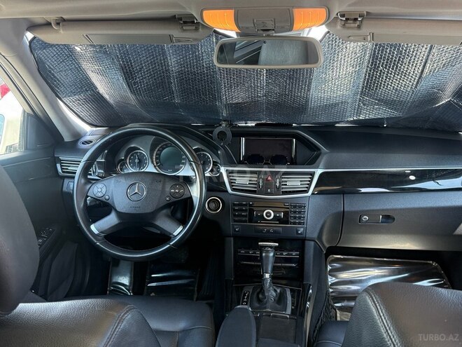 Mercedes E 250-10