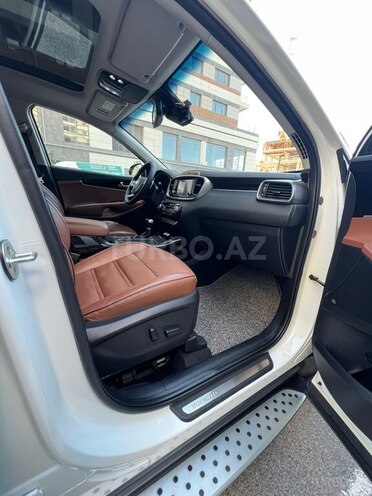 Kia Sorento-13