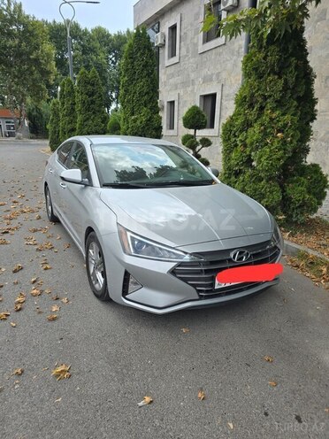 Hyundai Elantra-2