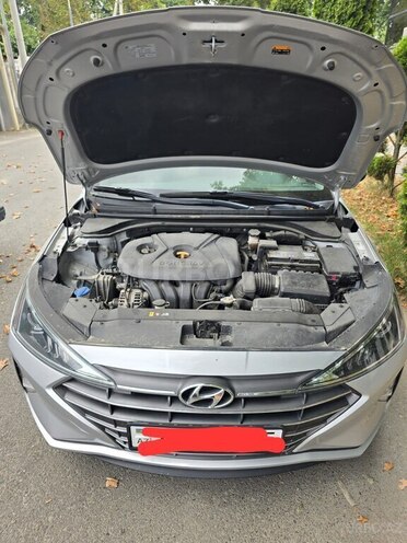 Hyundai Elantra-7
