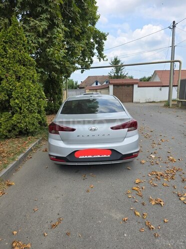 Hyundai Elantra-5