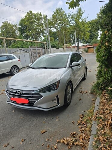 Hyundai Elantra-4