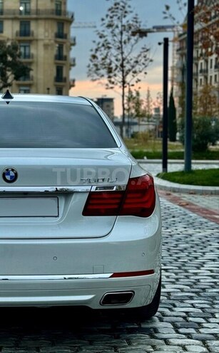 BMW 750-6