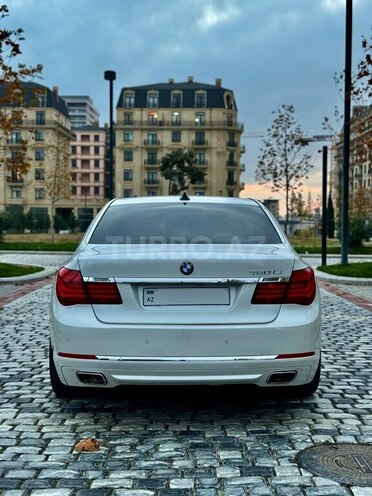 BMW 750-2