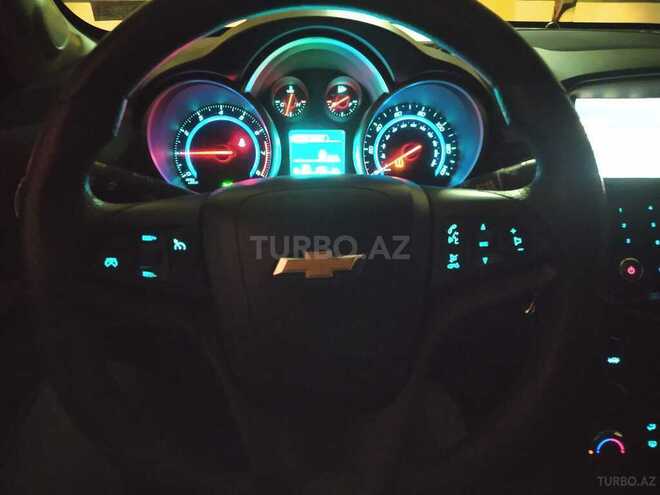 Chevrolet Cruze-12