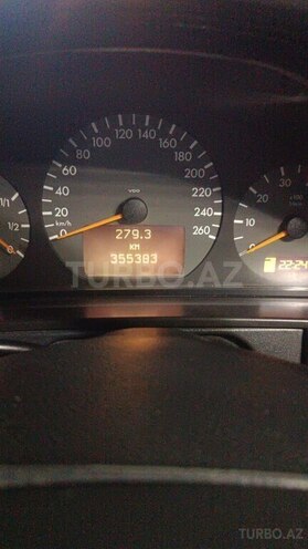 Mercedes E 240-6