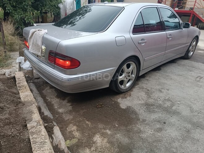 Mercedes E 240-14