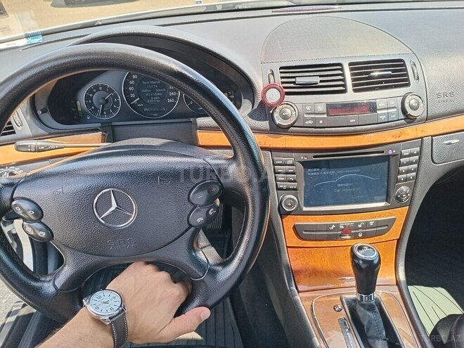 Mercedes E 220-10