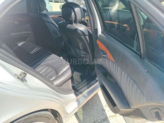 Mercedes E 220-17