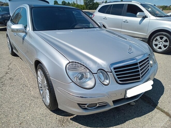 Mercedes E 220-1