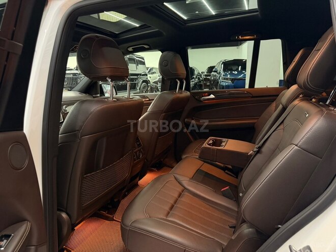 Mercedes GLS 450 4MATIC-12