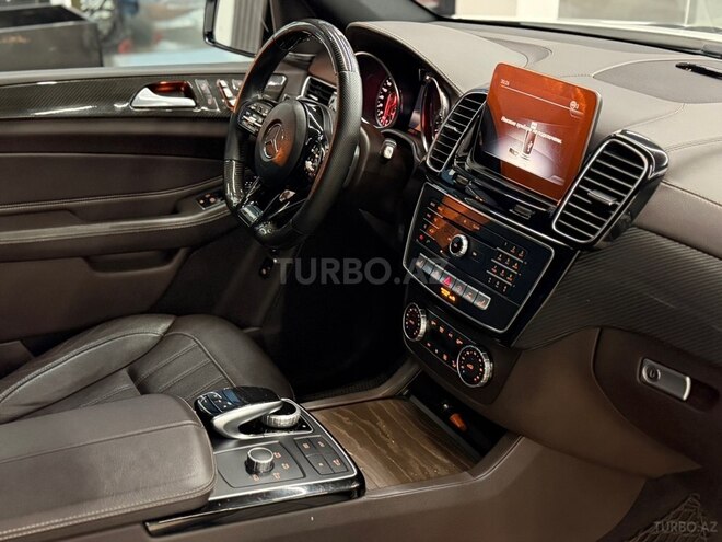 Mercedes GLS 450 4MATIC-11