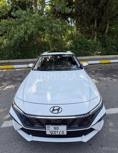 Hyundai Elantra-1