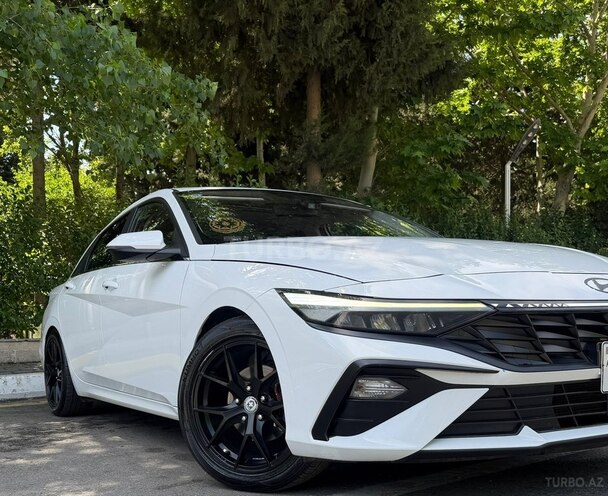 Hyundai Elantra-3