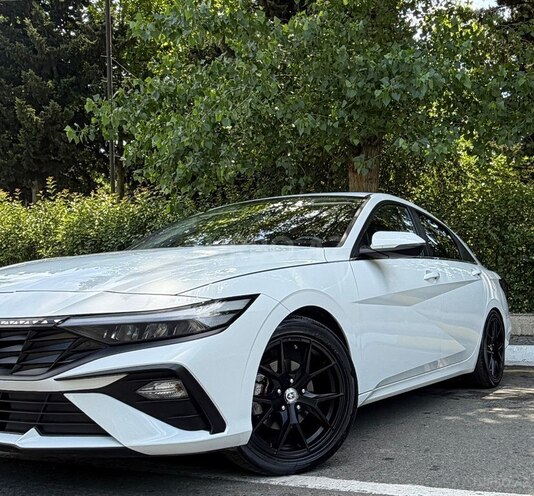 Hyundai Elantra-4