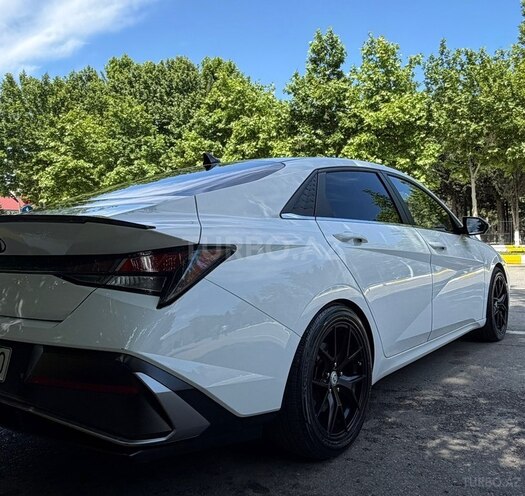Hyundai Elantra-8
