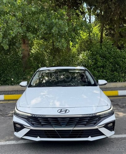 Hyundai Elantra-9