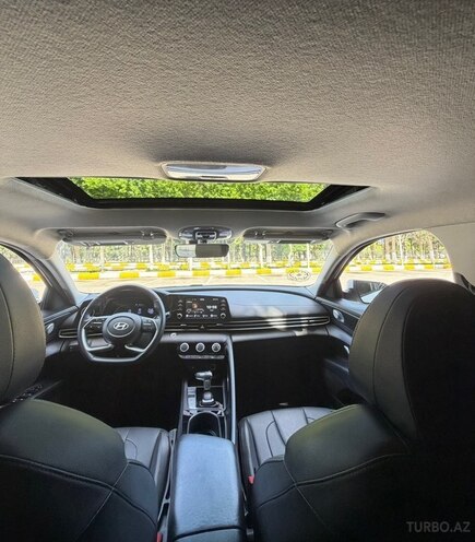 Hyundai Elantra-10