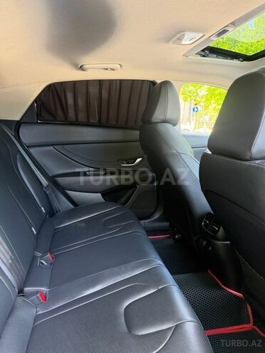 Hyundai Elantra-12