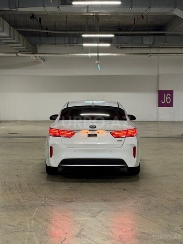 Kia Optima-4