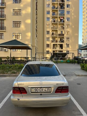 Mercedes E 230-2