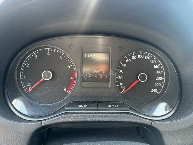Volkswagen Polo-7