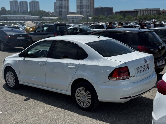 Volkswagen Polo-11