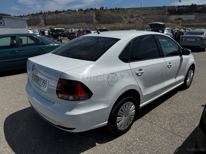 Volkswagen Polo-9