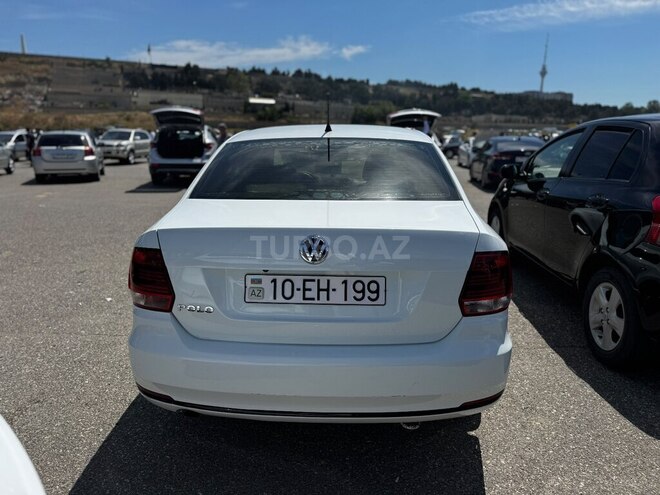 Volkswagen Polo-10