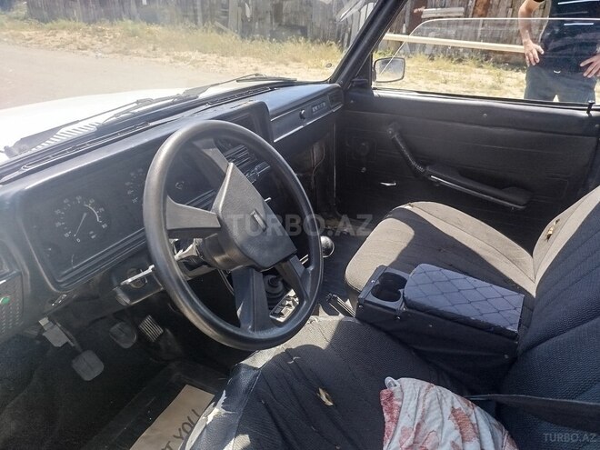 LADA (VAZ) 2104-2