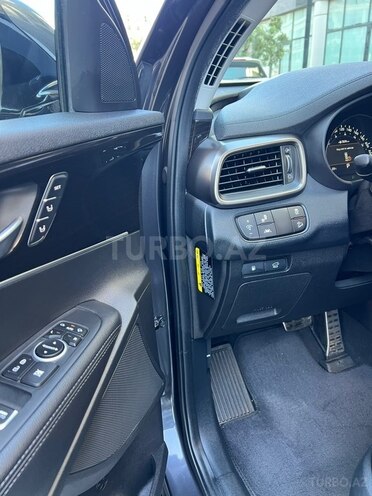 Kia Sorento-11