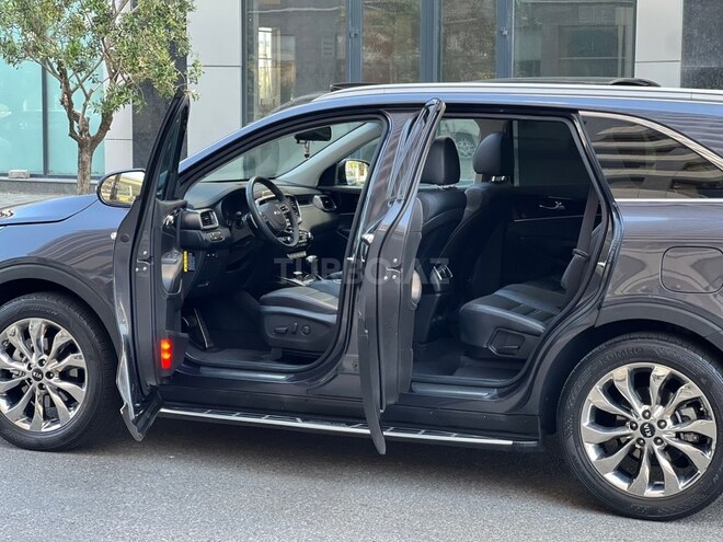 Kia Sorento-9
