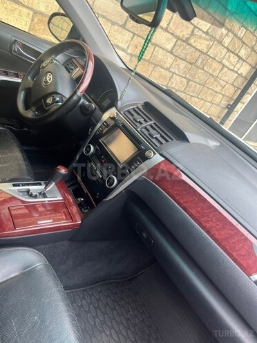 Toyota Camry-5