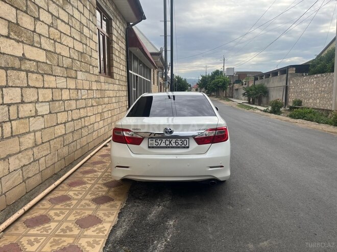 Toyota Camry-3