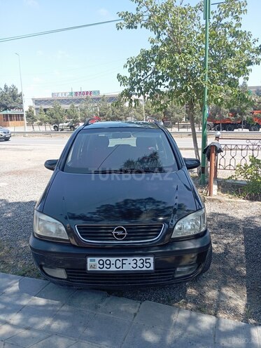 Opel Zafira-1