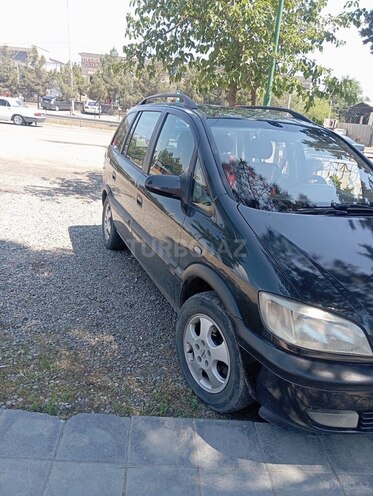 Opel Zafira-2