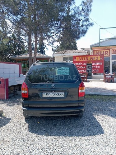 Opel Zafira-4