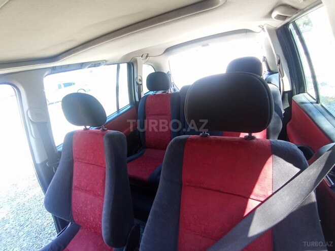 Opel Zafira-10