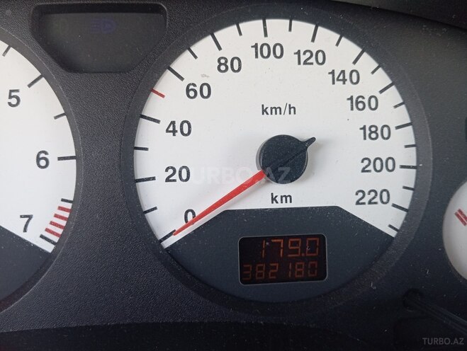 Opel Zafira-11