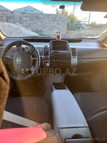Toyota Prius-5