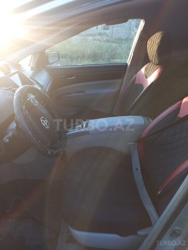 Toyota Prius-8