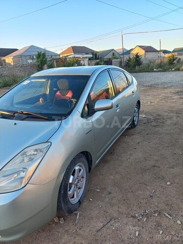 Toyota Prius-4