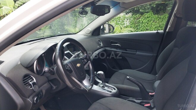 Chevrolet Cruze-9