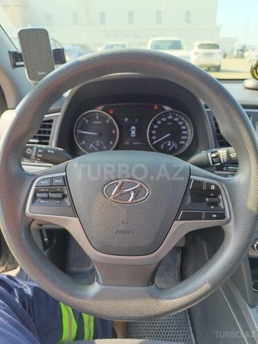 Hyundai Avante-2