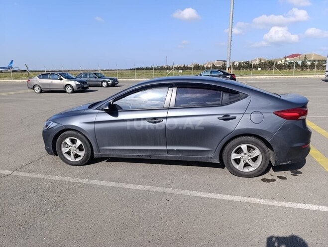 Hyundai Avante-8
