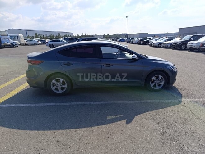 Hyundai Avante-10