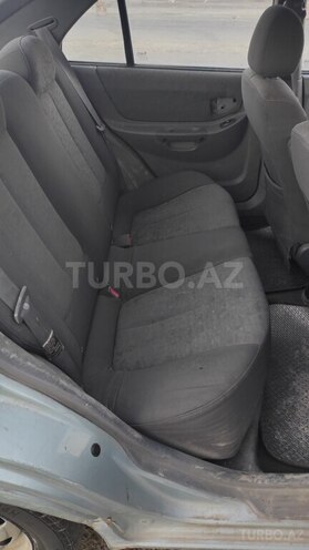 Hyundai Accent-12